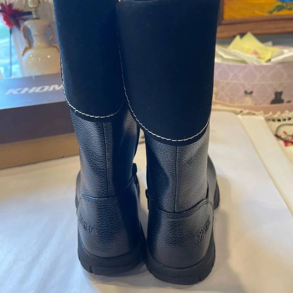khombu boots child’s/ girl Size 4 Black , Winter Boots , Zipped Up Boots